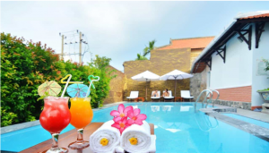 Bể bơi là một điểm nhấn đáng nhớ của Windbell home stay