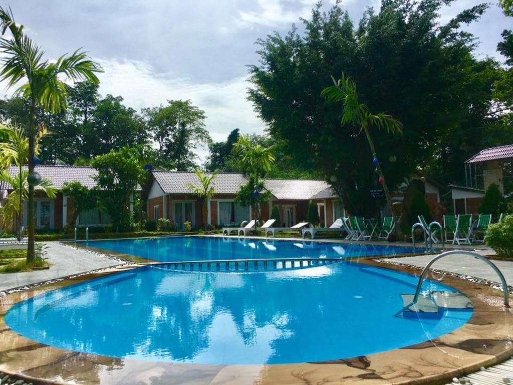 Her Bungalow có hồ bơi cực rộng, nằm ở khu vực trung tâm. Chỗ nghỉ hiện đại và cao cấp
