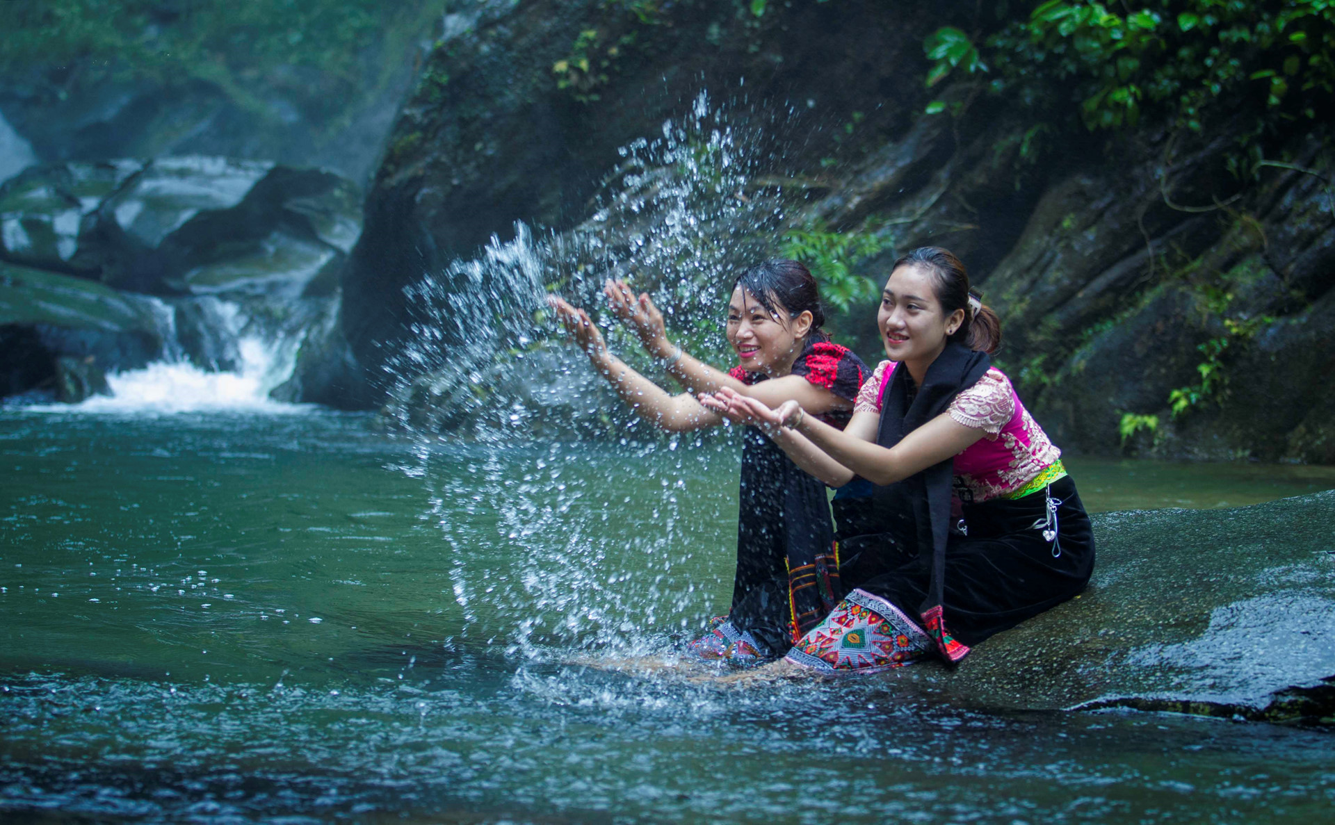 Pù Mát là nơi sinh sống của rất nhiều đồng bào các dân tộc với nhiều nét văn hóa đặc sắc