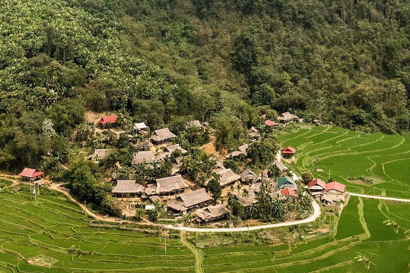 du lịch Pù Luông (Thanh Hóa) cho cặp đôi đến những bản làng nằm dưới sườn đồi
