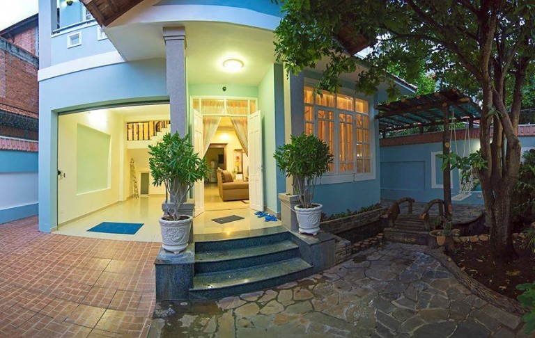 Homestay nằm ở vị trí thuận lợi, cách bãi tắm Paradise khoảng 650m