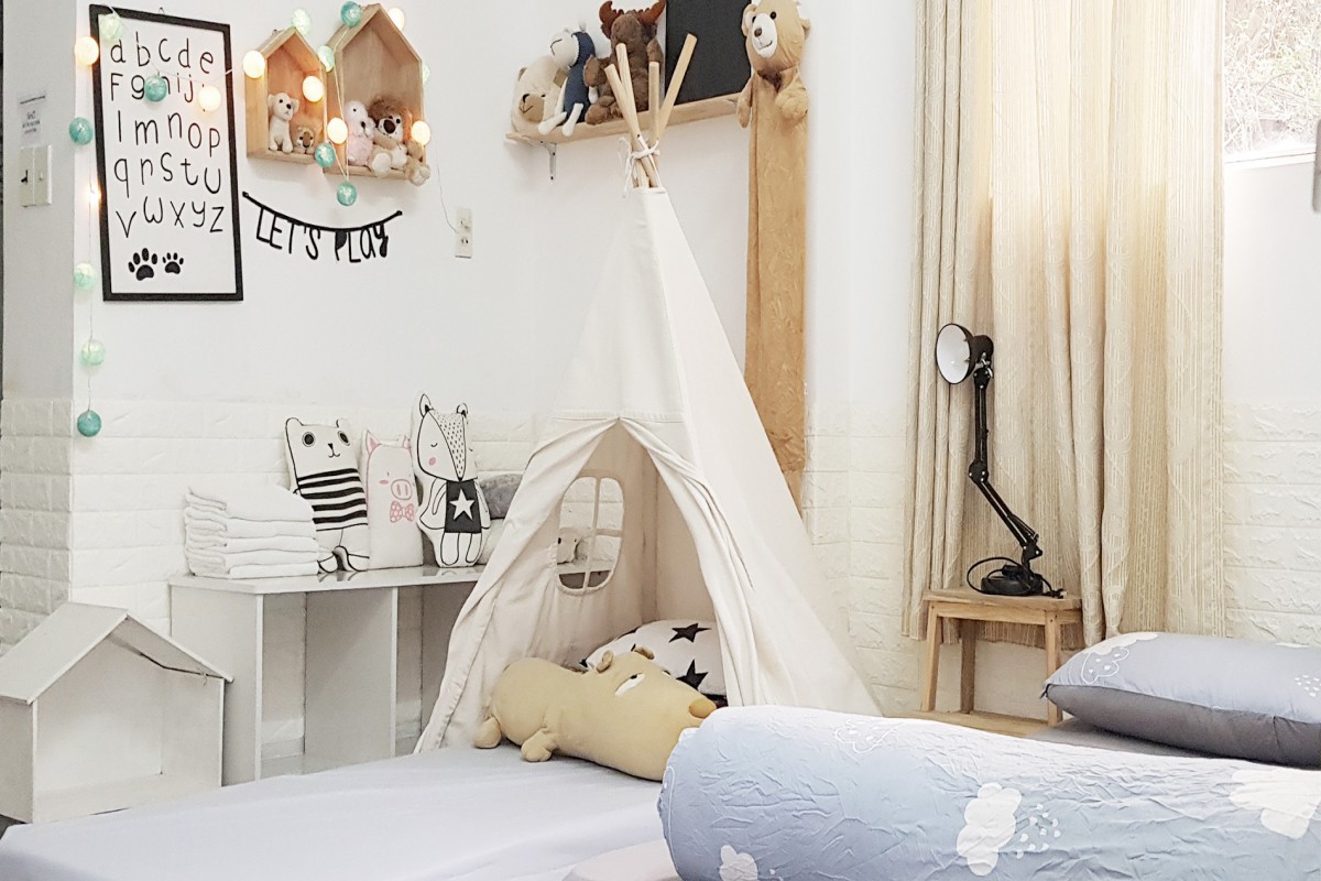nhung-homestay-da-lat-re-dep-gan-cho-dem-tha-ho-cho-ban-an-uong