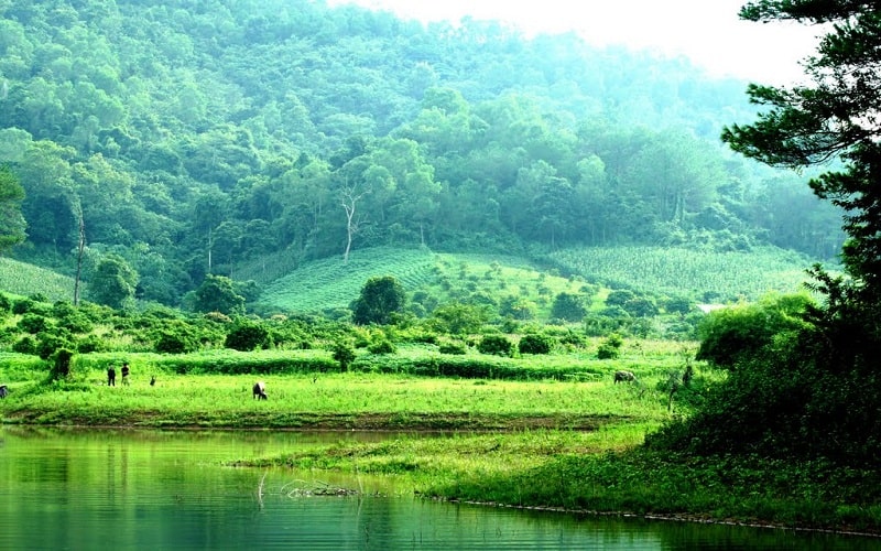 Hồ Khuôn Thần