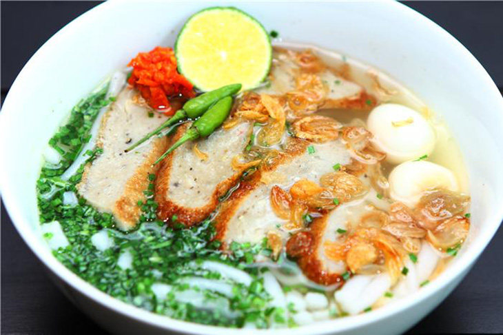Bánh canh chả cá: Món ăn hấp dẫn khi du lịch Ninh Thuận